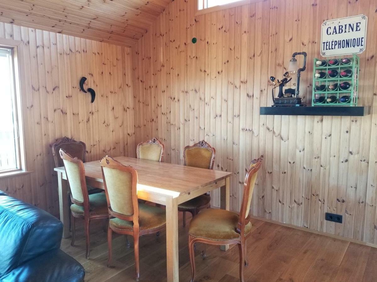 Holiday home Glass House With Private River & 360° Views *